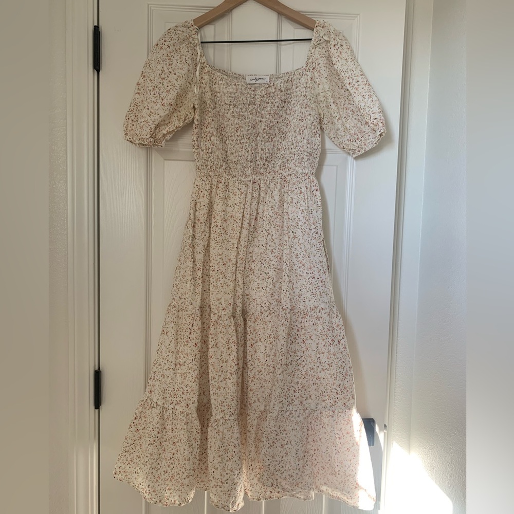 Carly Jean Los Angeles puff sleeve floral dress